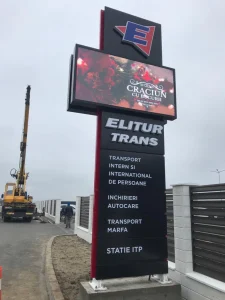 Totemuri publicitare 13 totemuri publicitare